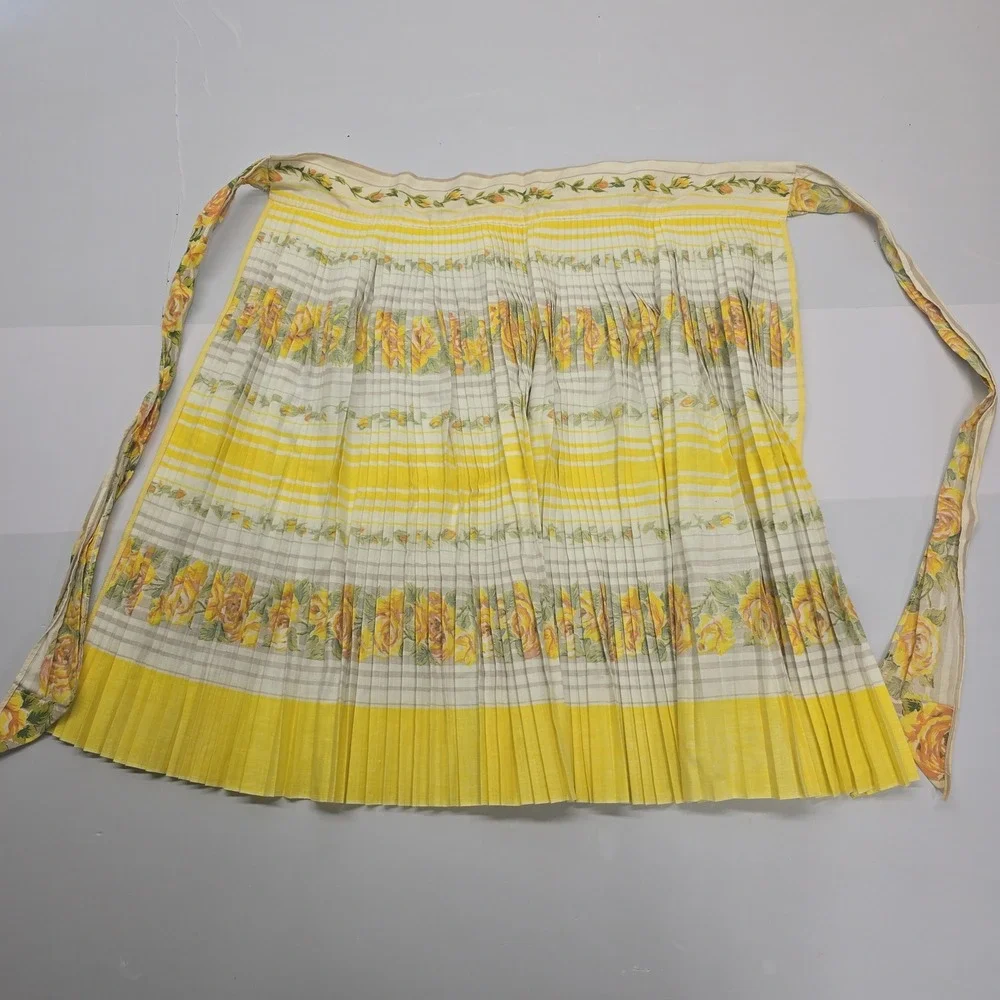 Vintage Yellow Floral Pleated Half Apron Rose Print Retro Kitchen One Size